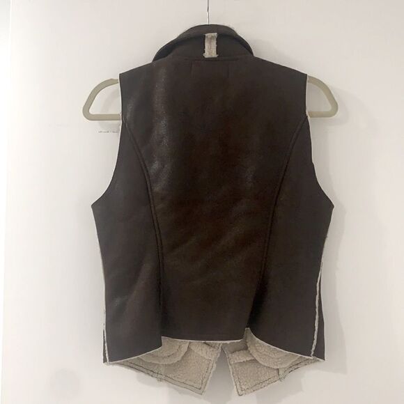 ✨Like New* Faux Shearling Leather Vest - Picture 4 of 4